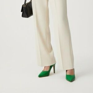 L’Intervalle Kelly Green size 7 leather heels
